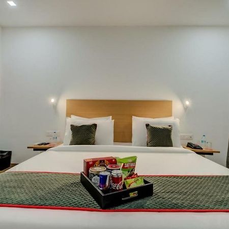 Hotel Town Plaza Pune Exterior foto
